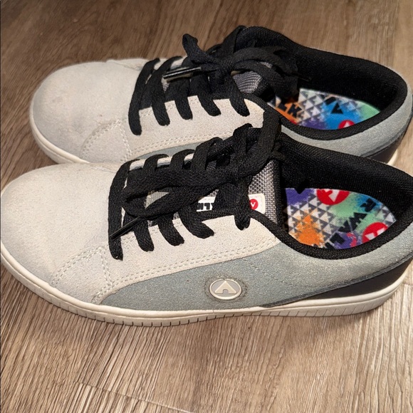 Airwalk Black Grey Shoes| size 3 - Picture 2 of 11